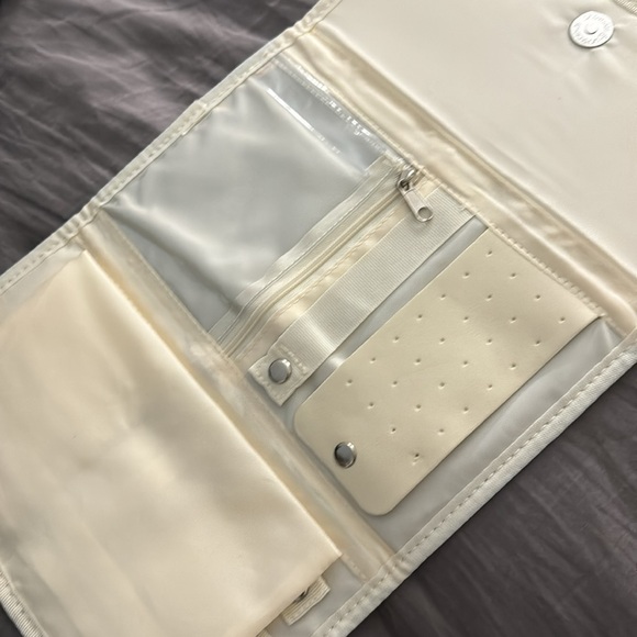 Findcozy Soft Travel Jewelry Foldover Clutch - Picture 5 of 9